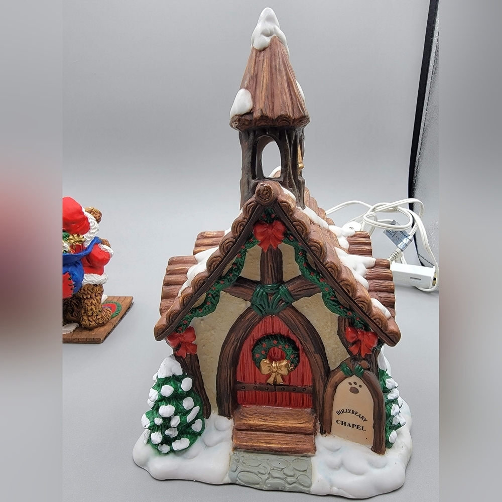 Hollybeary USA Christmas Village Set Of 4 - Picture 9 of 16